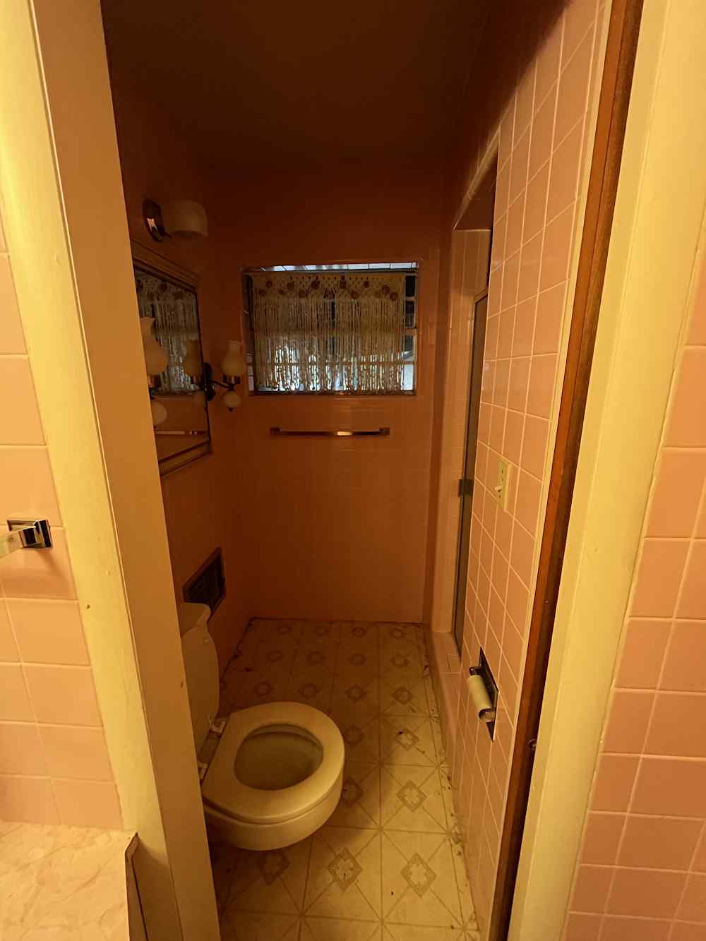 Before Bathroom Pic Before Bathroom Pic