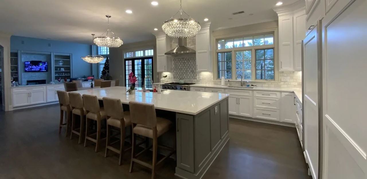 Center Island with 6 stools