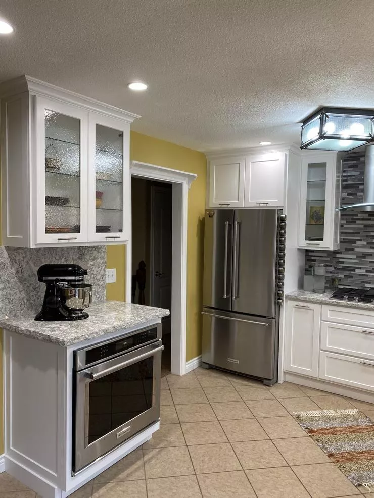 White Shaker Glass Kitchen